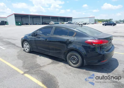 2017 Kia Forte Lx z USA, uszkodzony, nr VIN 3KPFK4A76HE108245